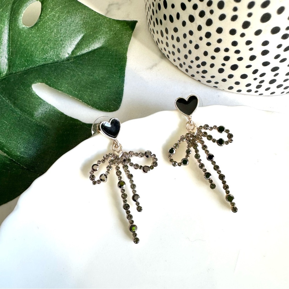 2/$30🌵 Black Heart Crystal Bow Earrings Vintage Style Statement Jewelry NEW